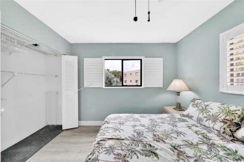 5250 Las Verdes Circle Delray Beach FL 33484