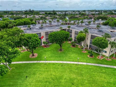 5250 Las Verdes Circle Delray Beach FL 33484