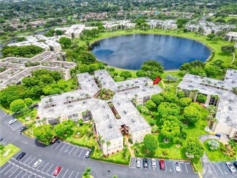 5250 Las Verdes Circle Delray Beach FL 33484