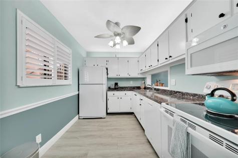5250 Las Verdes Circle Delray Beach FL 33484