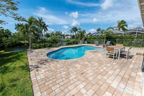 1162 Hayes Street Hollywood FL 33019