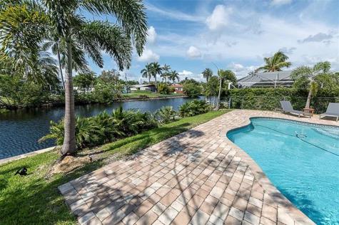 1162 Hayes Street Hollywood FL 33019