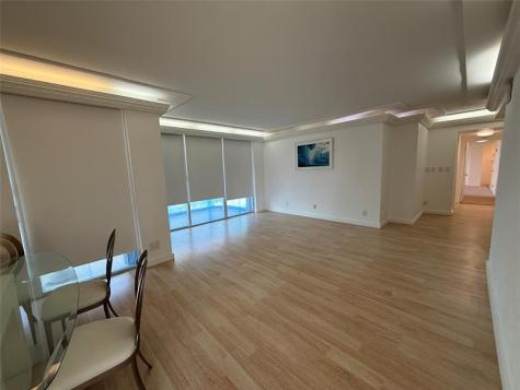 19707 Turnberry Way Miami FL 33180