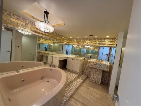 19707 Turnberry Way Miami FL 33180