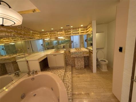 19707 Turnberry Way Miami FL 33180