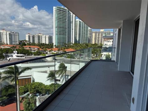 19707 Turnberry Way Miami FL 33180