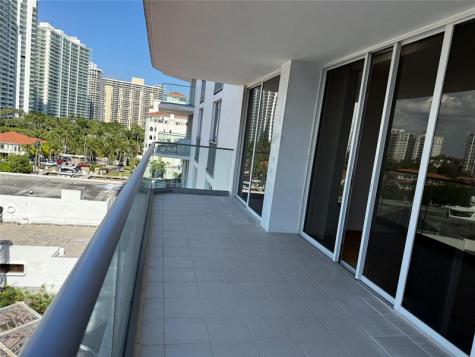 19707 Turnberry Way Miami FL 33180