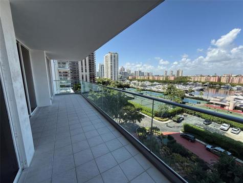 19707 Turnberry Way Miami FL 33180