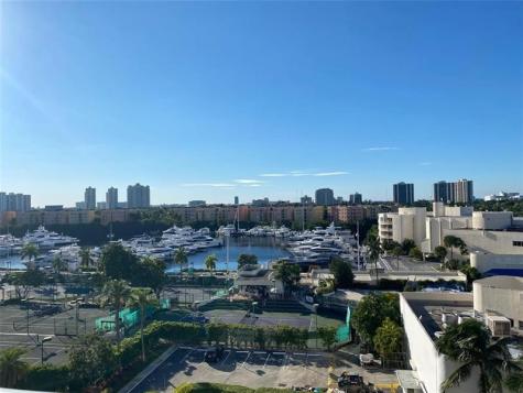 19707 Turnberry Way Miami FL 33180