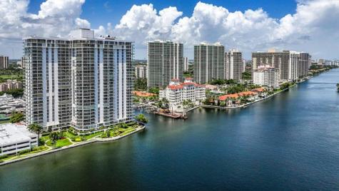 19707 Turnberry Way Miami FL 33180