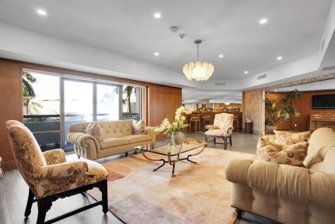 19707 Turnberry Way Miami FL 33180