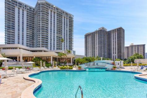 19707 Turnberry Way Miami FL 33180