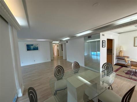 19707 Turnberry Way Miami FL 33180