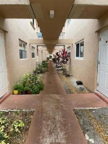 650 SW 2nd Avenue Boca Raton FL 33432