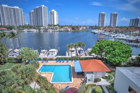 3571 Magellan Circle Aventura FL 33180