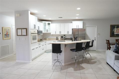 821 SW 13th Court Pompano Beach FL 33060