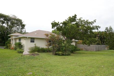 821 SW 13th Court Pompano Beach FL 33060