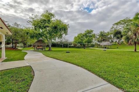 4360 Dogwood Circle Weston FL 33331