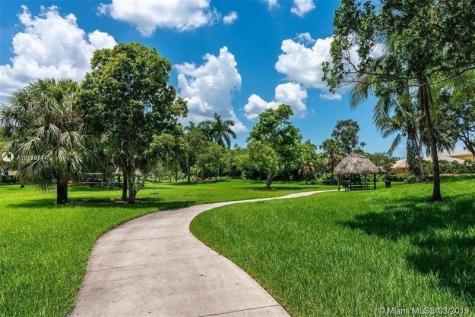 4360 Dogwood Circle Weston FL 33331