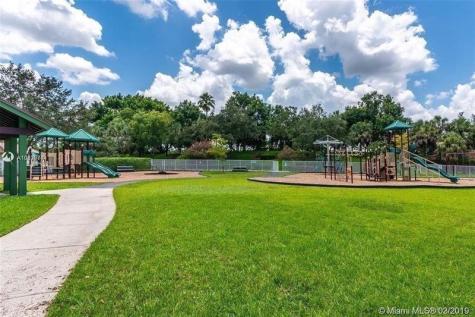 4360 Dogwood Circle Weston FL 33331