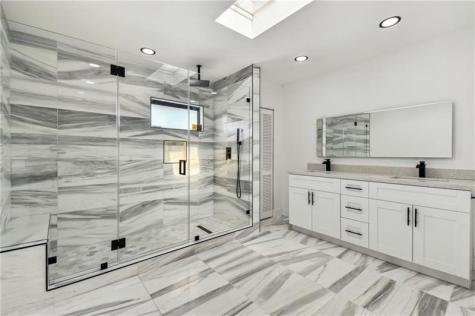 5704 S Travelers Palm, Lane Tamarac FL 33319