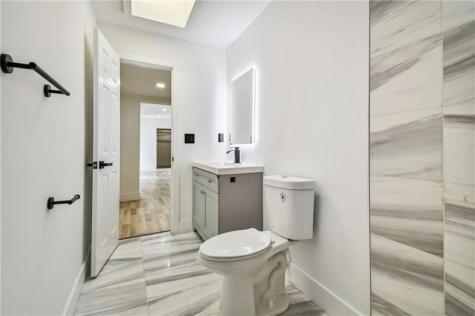 5704 S Travelers Palm, Lane Tamarac FL 33319