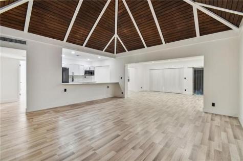 5704 S Travelers Palm, Lane Tamarac FL 33319