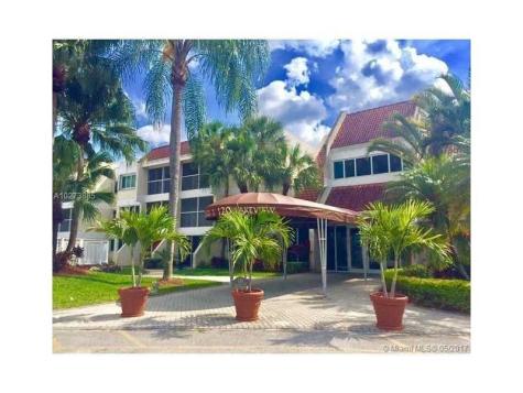 120 Lakeview Drive Weston FL 33326
