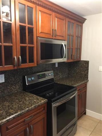 120 Lakeview Drive Weston FL 33326