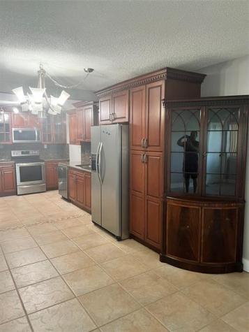 120 Lakeview Drive Weston FL 33326