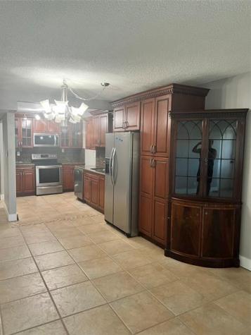 120 Lakeview Drive Weston FL 33326