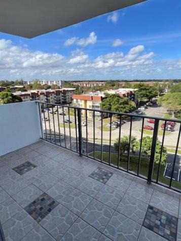 4164 Inverrary Drive Lauderhill FL 33319