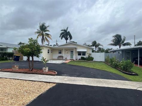 837 NW 9th Avenue Dania Beach FL 33004