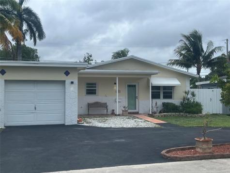 837 NW 9th Avenue Dania Beach FL 33004