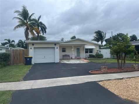 837 NW 9th Avenue Dania Beach FL 33004
