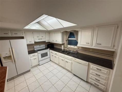 837 NW 9th Avenue Dania Beach FL 33004