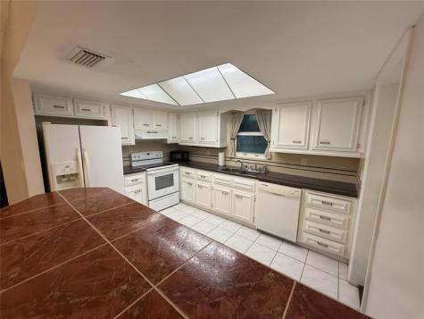 837 NW 9th Avenue Dania Beach FL 33004