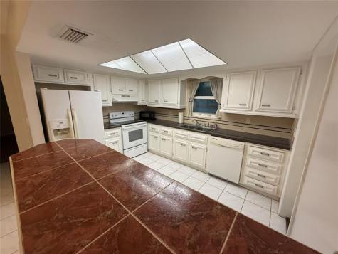 837 NW 9th Avenue Dania Beach FL 33004