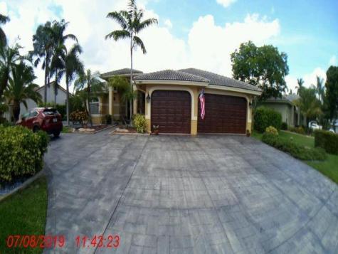 5062 Kensington Circle Coral Springs FL 33076