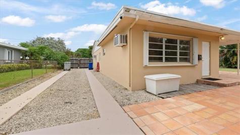 724 NE 2nd Street Pompano Beach FL 33060