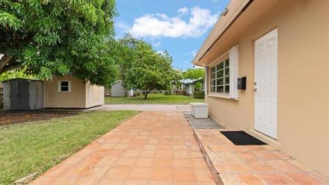 724 NE 2nd Street Pompano Beach FL 33060