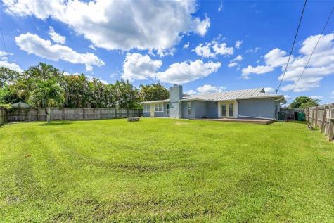709 SW Dorchester Street Port St Lucie FL 34983