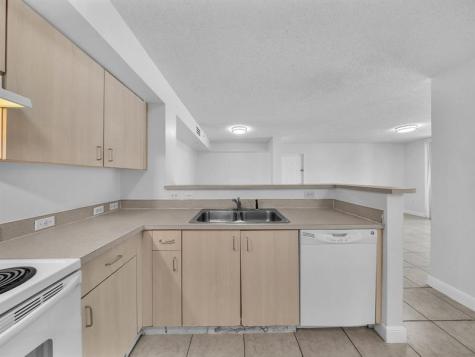 11165 SW 6th Street Pembroke Pines FL 33025