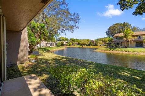 1171 Sussex Drive North Lauderdale FL 33068