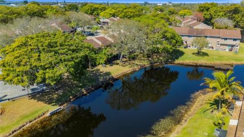 1171 Sussex Drive North Lauderdale FL 33068