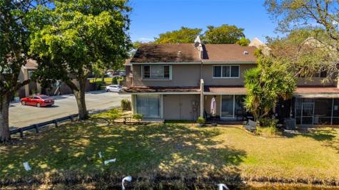 1171 Sussex Drive North Lauderdale FL 33068