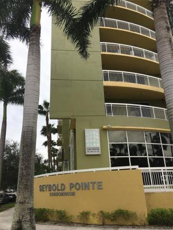 816 NW 11th Street Miami FL 33136