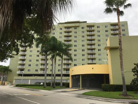 816 NW 11th Street Miami FL 33136