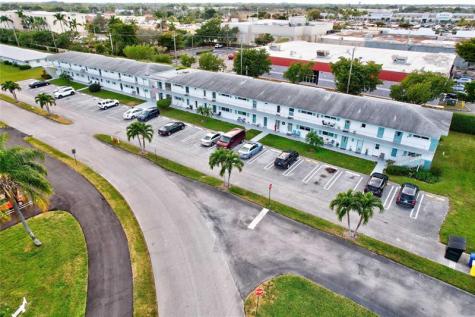 1117 Lake Terrace Boynton Beach FL 33426