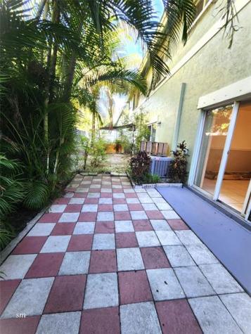 119 Hidden Court Road Hollywood FL 33023